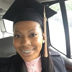 Meet your Posher, Donika